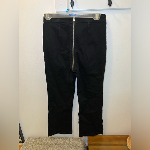 BDG Jeans - Picture 2 of 7